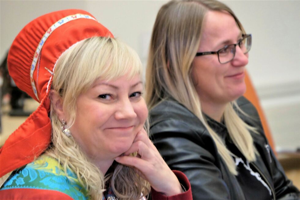 Leder for fylkesråd for næring og miljø, Karin Eriksen (til høyre) har tro på hydrogensatsingen. Her sammen med fylkesrådsleder for plan, økonomi og kultur, Anne Toril Eriksen Balto.
 Foto: Bjørn Hildonen