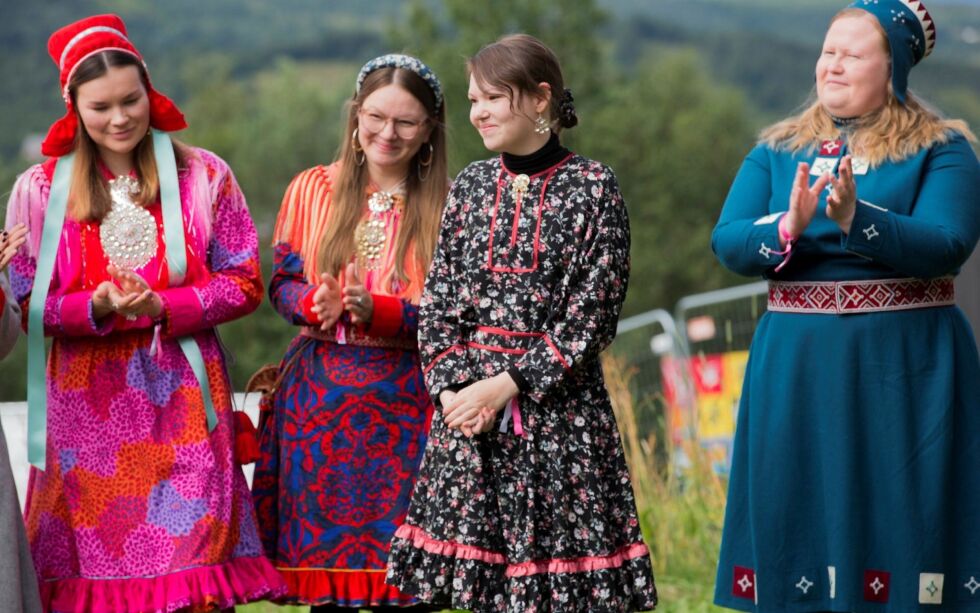 Irina Saijets, Anniina Tuvunen, Ramona Salo Myrseth og Tiina Sanila-Aikio under Márkomeannu.
Foto: Regina Bergman