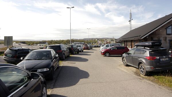 Vil unngå trafikkaos  – lokker med penger