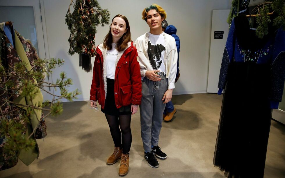 Ve­gard Bjørs­mo sam­men med Lisa Pe­der­sen på ut­still­ing i Kar­as­jok i fjor.