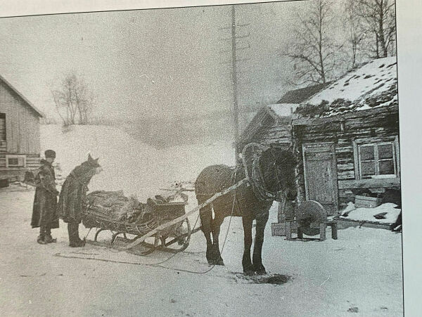 Og gikk på mose, havre og gress