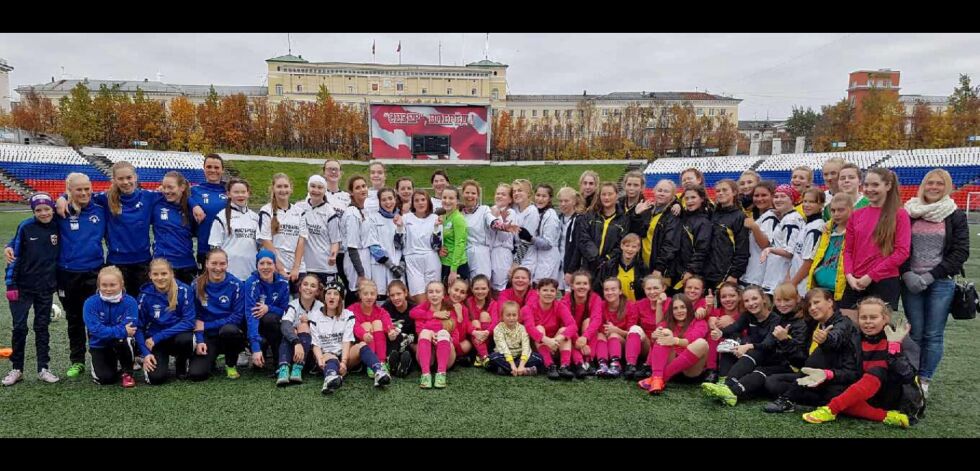 Fotballsamarbeidet over grensa mot øst har gjort at jentene nå kommer for fullt også i Nordvest-Russland.
 Foto: Torbjørn Ittelin