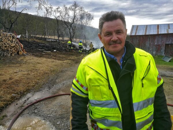 To gressbranner på samme tid