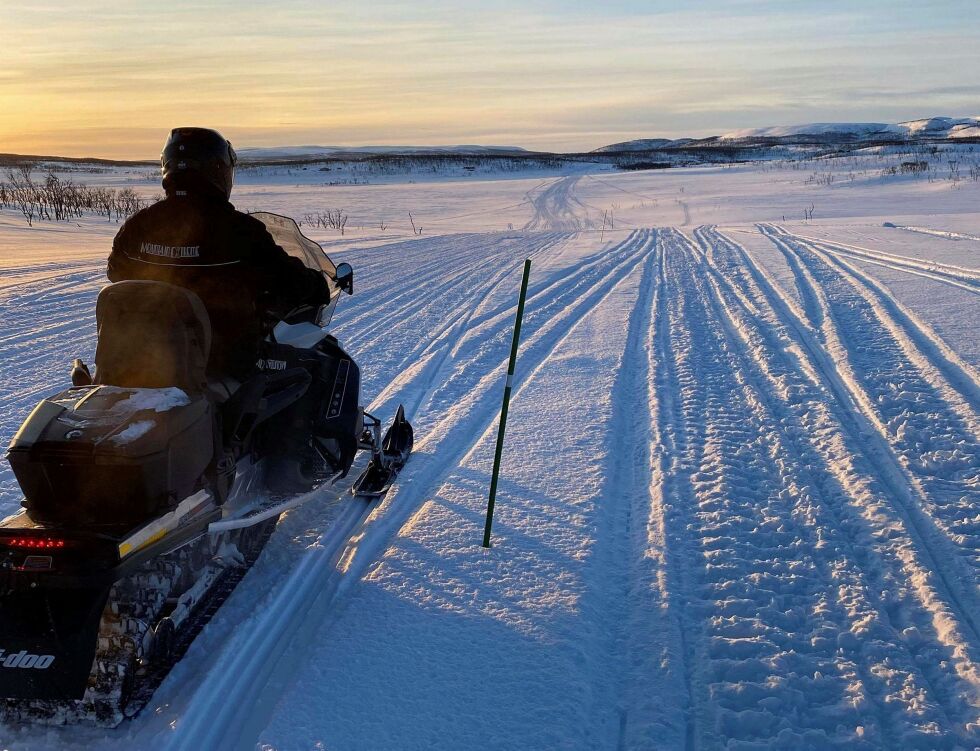 Løypa åpnes under forutsetning av at de som bruker sneskuterløypa viser hensyn hvis de møter rein. 
Illustrasjonsfoto: Torbjørn Ittelin