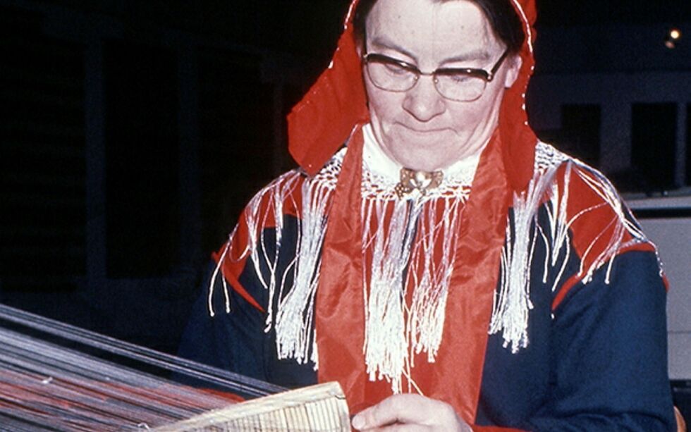 Karen Jomppanen ga ut Finlands første samiske duodjibok. Foto: Arkivbilde fra Siida museum
