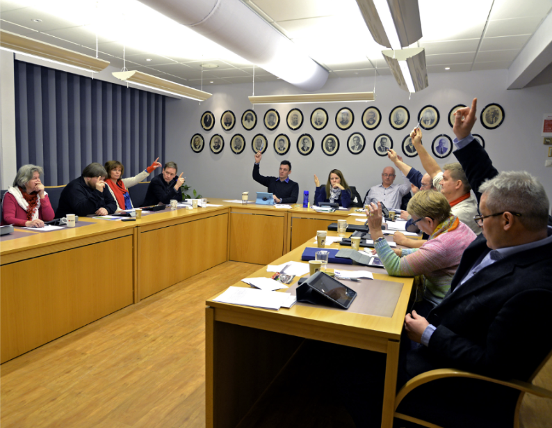 Kommunestyret i Kvalsund reagerte på Sametingets bruk av PR-byrå mot Nussir.
 Foto: Arkiv