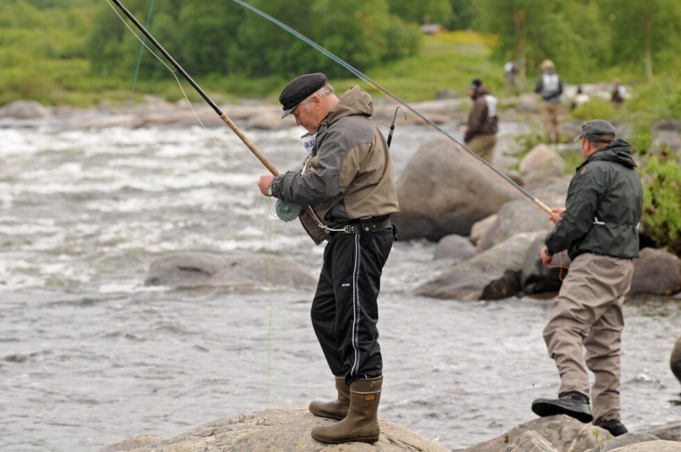 Harry Bjørklund, her med tillatt klepp i 2010, har lite til overs for kleppforbudet, og mistet nylig en stor storlaks grunnet forbudet.
 Foto: Tor Sandø, Sør-Varanger avis