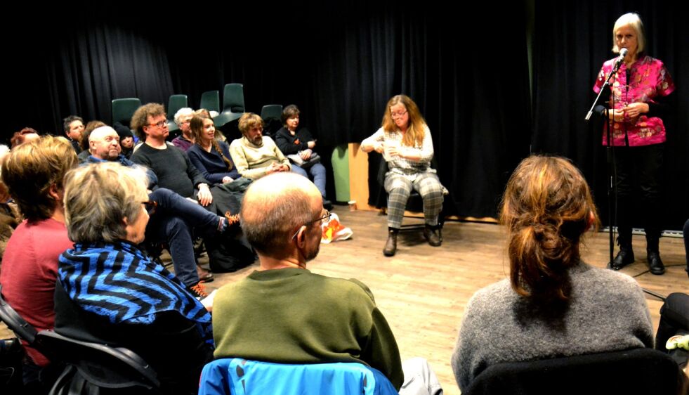 Over 60 personer kom for å høre på samisk fortellerkunst-kveld på Deichmanske bibliotek lørdag 4. februar. De fleste hadde en eller annen tilknytning til det samiske.
 Foto:  Sunniva Bornøy