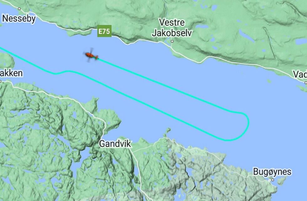 Hovedredningssentralen sendte ut Sar Queen fra Lakselv for å lete etter mannen, men helikopteret kunne snu ved Bugøynes etter at det kom inn melding om at mannen var funnet.
 Foto: Skjermdump Flightradar