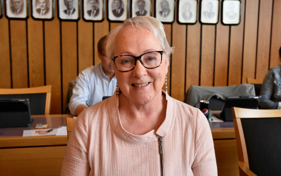 – Vi betaler likt for renovasjon. Vi betaler for en tjeneste vi ikke har, sier Grete Svendsen fra Kokelv om dagens returordning for distriktene i Hammerfest. Torsdag håper hun på flertall for forslaget sitt.
Foto: Cecilie Ditløvsen