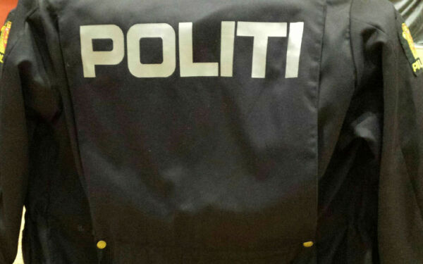 Truet politiet – må bak lås og slå