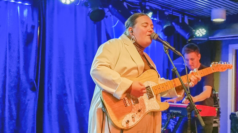 Elle Máijá Klefstad Bær (31) er gitarist og vokalist fra Karasjok.
 Foto: Steinar Solaas