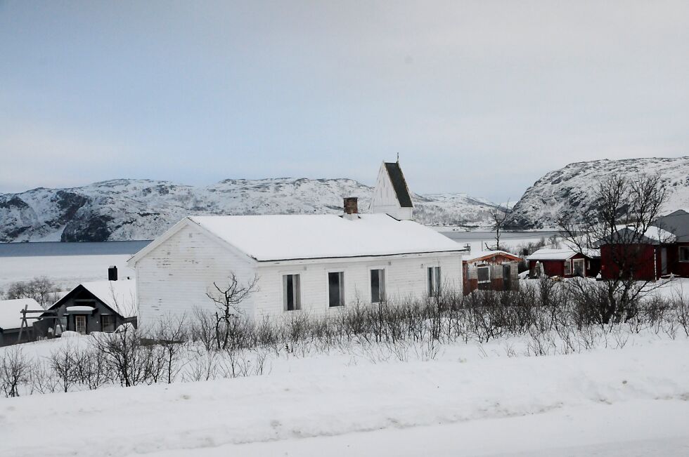 Bedehuset i Bugøyfjord er nå gitt tilbake som gave til familien Sønvisen. Familien er takknemlig for overdragelsen.
 Foto: Halllgeir Henriksen