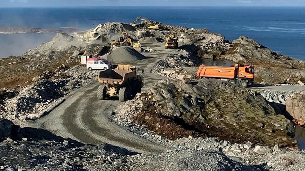 Vindkraft er en kostbar og lite effektiv energiteknologi som også påfører natur, samfunn og miljø store skader. Her fra Harbaksfjellet i Namdalen 2019. Fotograf: Line Harbak