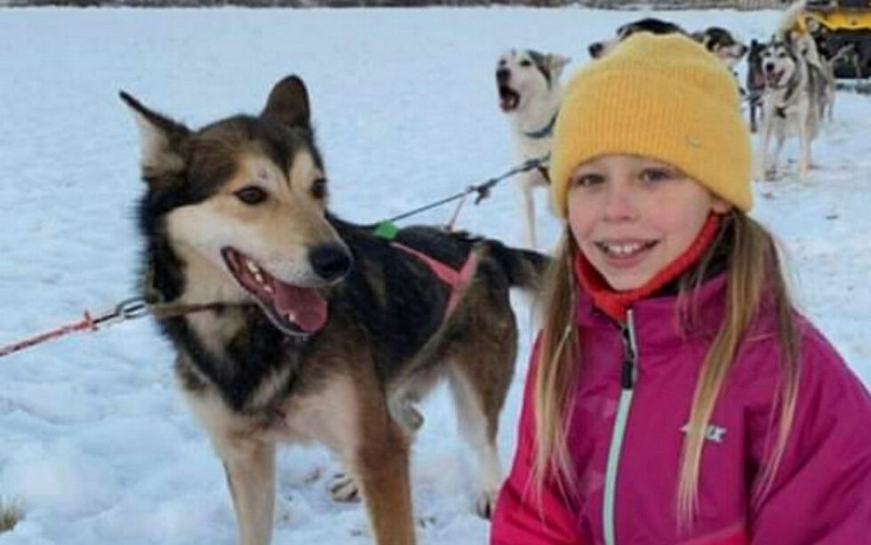 Mathea gleder seg til å få være med på hundekjøring.
 Foto: Hanne Kalliainen