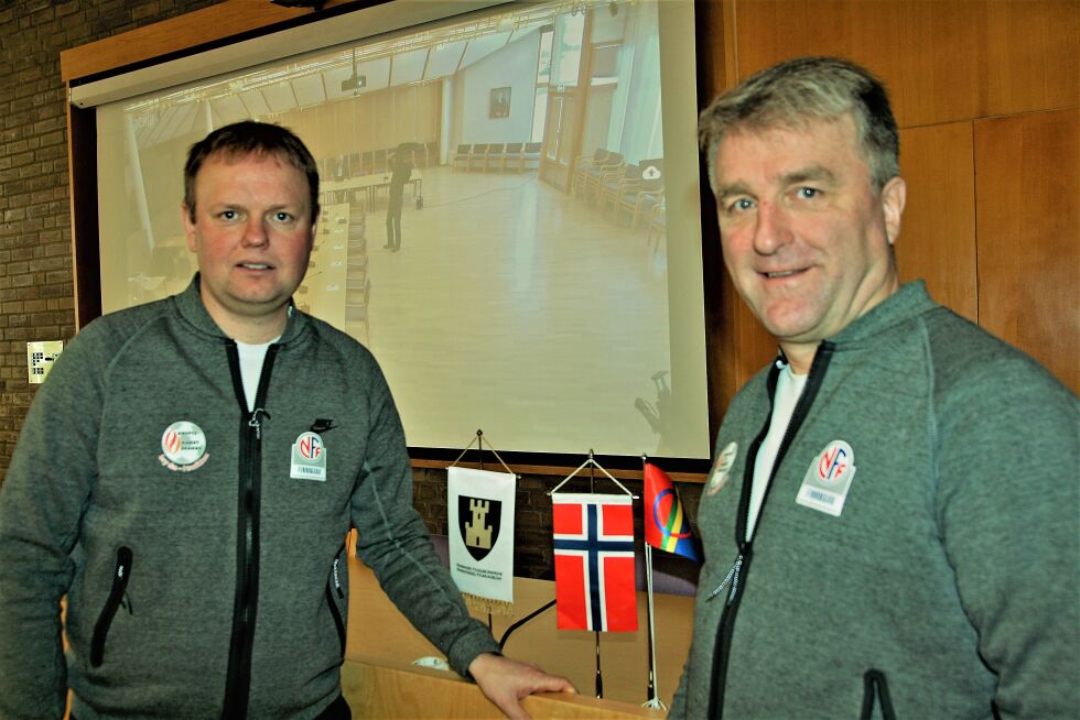 Nå skal Finnmark fotballkrets, er representert ved daglige leder Roger Finjord (til venstre) og klubbutvikler Paul Erling Andersen, sørge for større bolyst i fylket.
 Foto: Bjørn Hildonen
