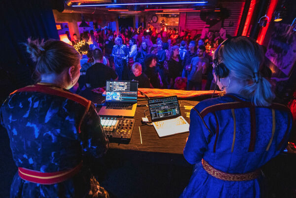 Mystisk duo og DJ-kollektiv bringer den samiske klubbscenen til Venezia
