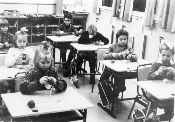 Håndarbeidstime på Bugøynes i 1968