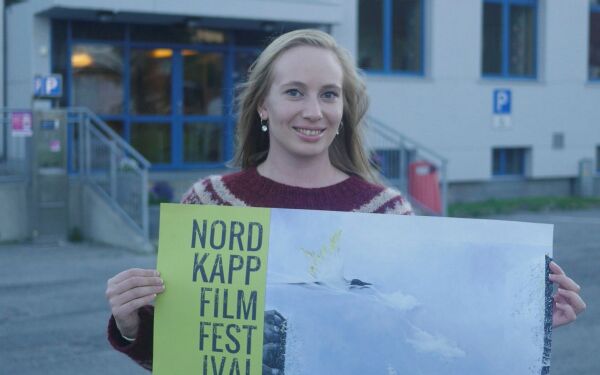 Elin forbereder filmfestivalen