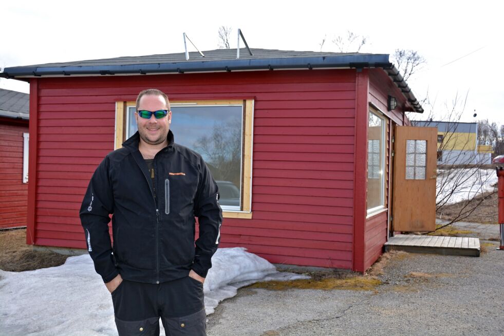 Jon Arne Pettersen sier til Ságat at han regner med at Midnattsrockens nye lokale skal være klart til innflytting 1. mai.
 Foto: Kristin Marie Ericsson