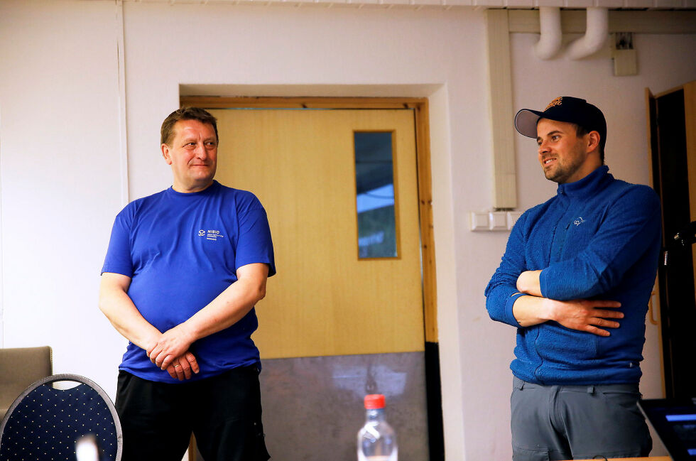 Oppfølgingen av bjørnene i Karasjok fortsetter. Her fra et bjørnemøte i Karasjok for noen år siden med Paul Eric Aspholm og Per Anders Eira.
 Foto: JUNE BJORNBACK