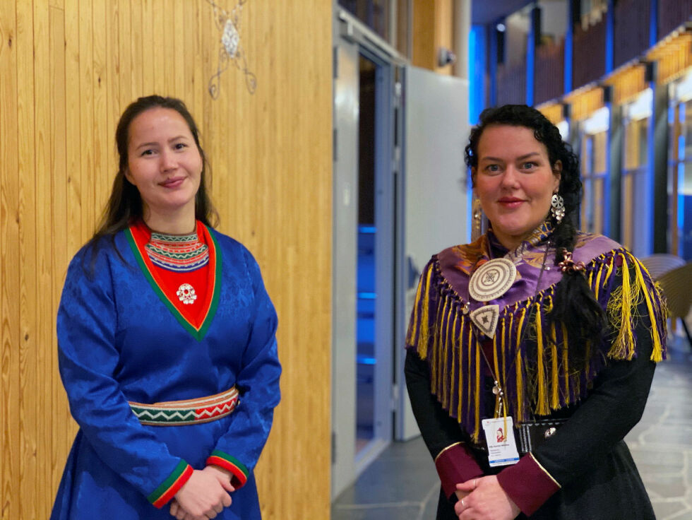 Sametingsråd Maja Kristine Jåma (NSR) og sametingspresidentkandidat Silje Karine Muotka (NSR) er ikke så blide som de ser ut på dette bildet, som er tatt i en annen sammenheng.
 Foto: Sametinget