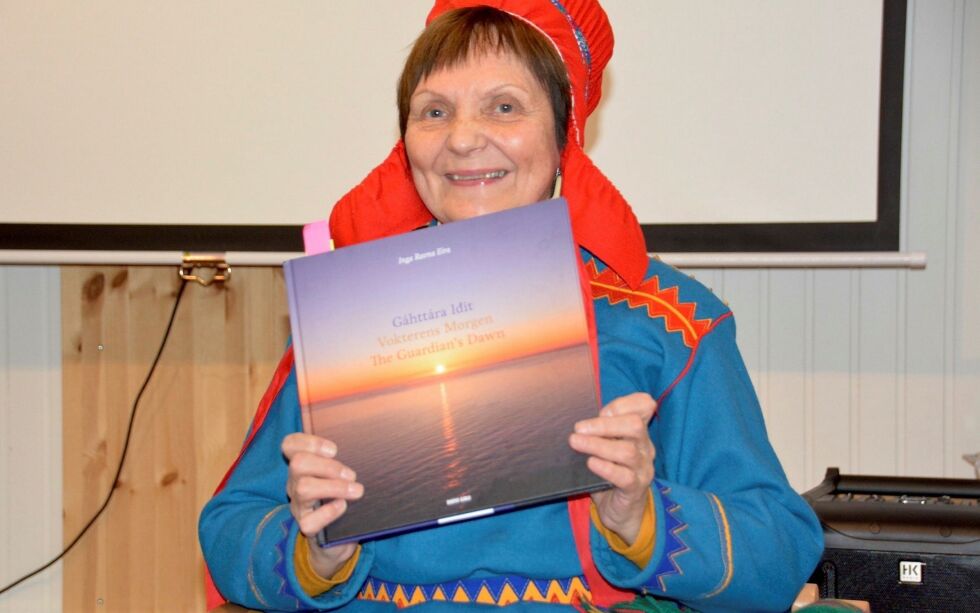 Inga Rav­na Eira er no­mi­nert til Nord­isk råds lit­te­ra­tur­pris for sin dikt­sam­ling «Gáhttára Iđit» (Vok­te­rens Mor­gen).
 Foto: Elin Wersland