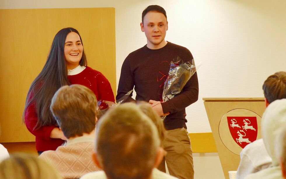Mariell Haugli og Roar Nesbø topper lista til Porsanger Arbeiderparti, og Mariell sier partiet sin liste har en god miks av nye ideer og erfarne tanker.
 Foto: Sara Olaussen Stensvold