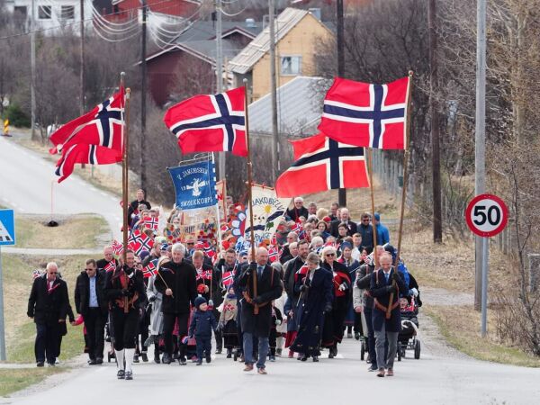 17.mai i sol – og vind