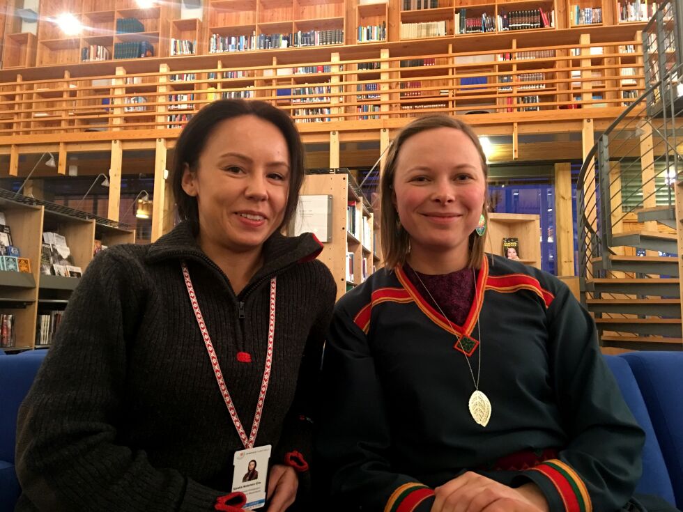 Sametingspolitikerne Sandra Andersen Eira og Sandra Márjá West fra NSR er klare for en ny runde i ringen for sjøsamiske rettigheter, når næringspolitiske strategier for sjøsamiske områder legges fram i plenum neste måned.
 Foto: Stein Torger Svala