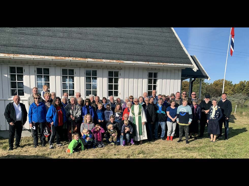 55 stoler var ikke nok, da det ble holdt gudstjeneste i Brenna kirke
 Foto: Per Alf Andersen