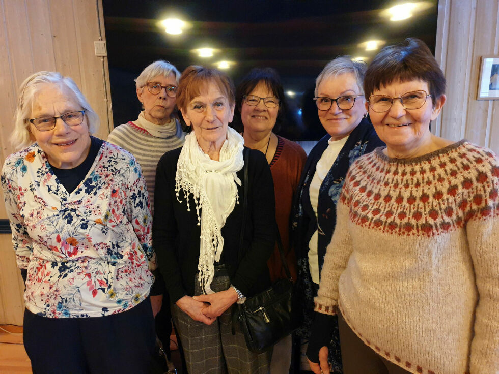 Det nye styret:
Fra venstre: Åse Jensen, Aina Hanssen, Gerd Mikkelsen Myrvold, Margoth Thomassen, Vibecke Kåven og Sigdis Olsen.
 Foto: Asfrid Karlsen