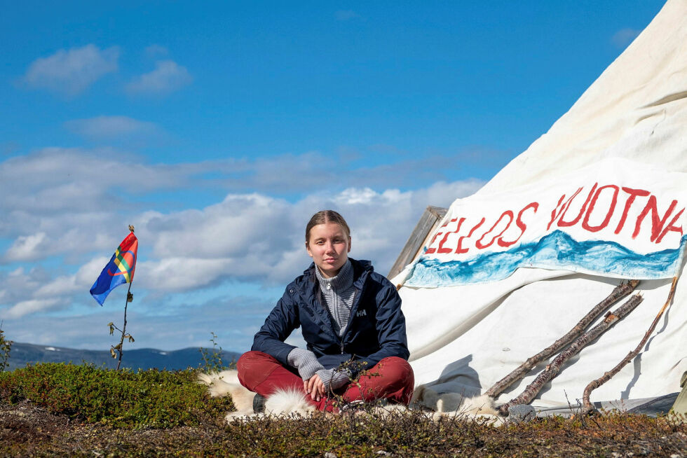 Inviterer til lanseringsarrangement med Ella Marie Hætta Isaksen. – Nordsamisk er det språket som er nærmest mitt hjerte, og det føles så godt å kunne formidle budskapet i boka på hjertespråket! Håper dette kan glede nordsamisk-talende unge og voksne i en tid for feiring, sier hun om utgivelsen.
 Foto: Ella Marie