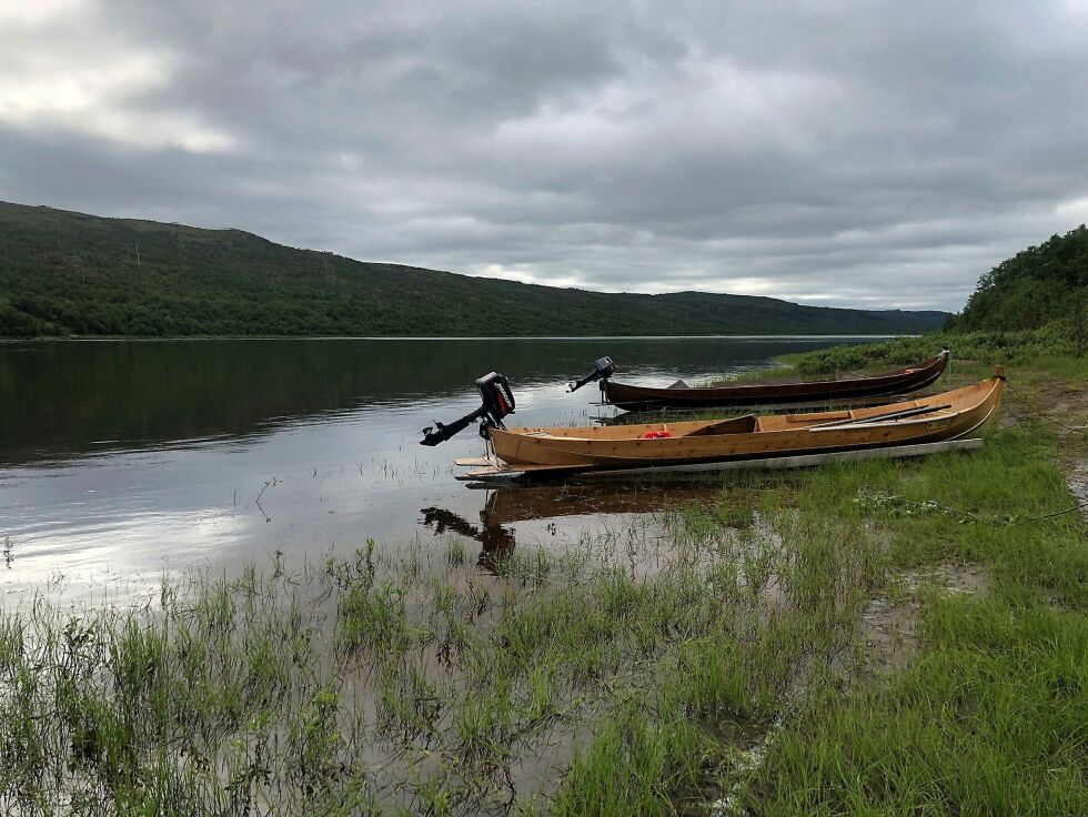 Elvebåtene kan komme til å ligge på land i sommer også.
 Foto: Birgitte Wisur Olsen