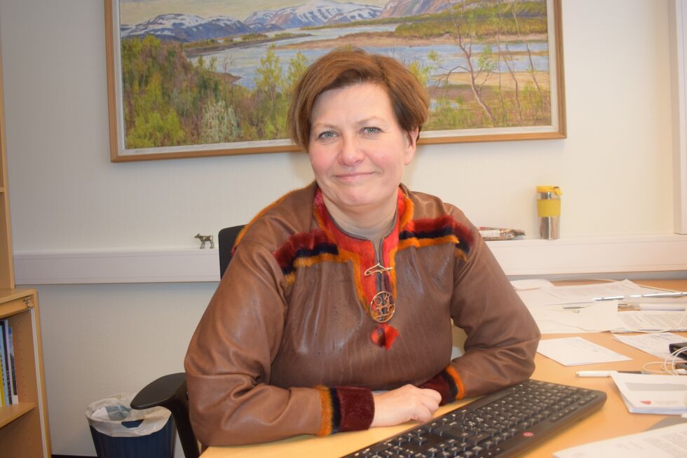 Ordfører Helga Pedersen beskriver i søknaden hvordan et større prosjekt kan være med på å utvikle det samiske barneteateret videre.
 Foto: Birgitte Wisur Olsen