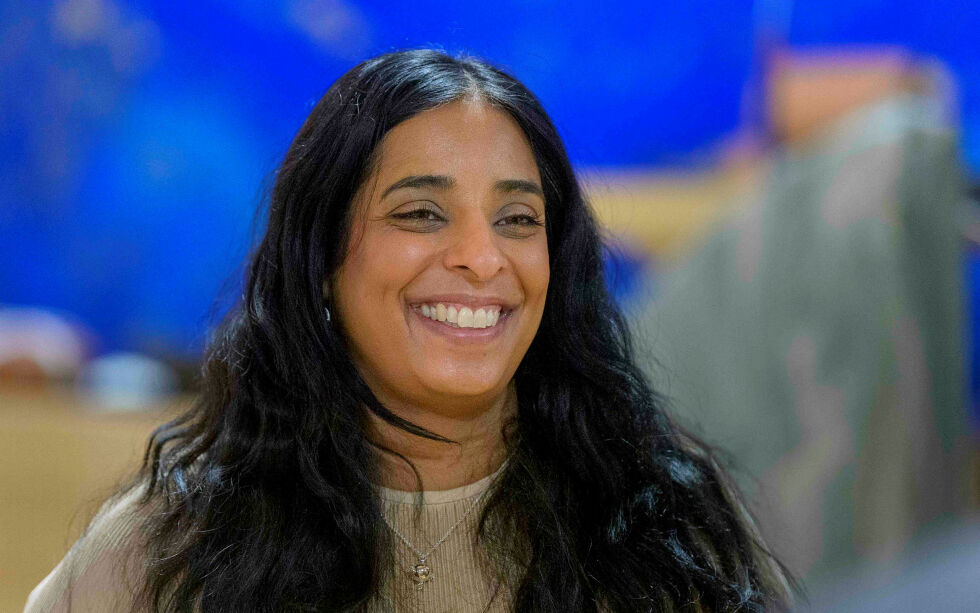 – Grunnen til at vi valgte Alta som lokaliseringssted er fordi byen er et sentralt sted med god offentlig kommunikasjon, samt universitet, sier kultur- og likestillingsminister Lubna Jaffery (Ap). Her er hun på besøk på Sametinget 5. desember 2023.
 Foto: Cecilie Bergan Stuedal
