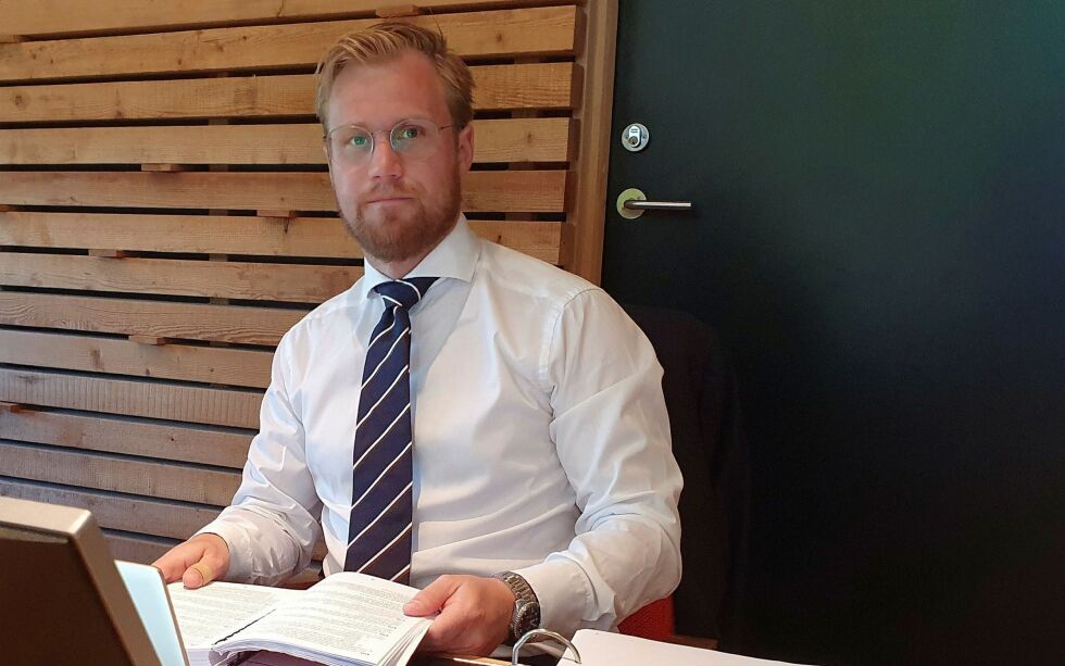Tiltaltes advokat Marius Ihlebæk krever full frifinnelse av den drapstiltalte mannen i 30-åra.
Foto: Torbjørn Ittelin