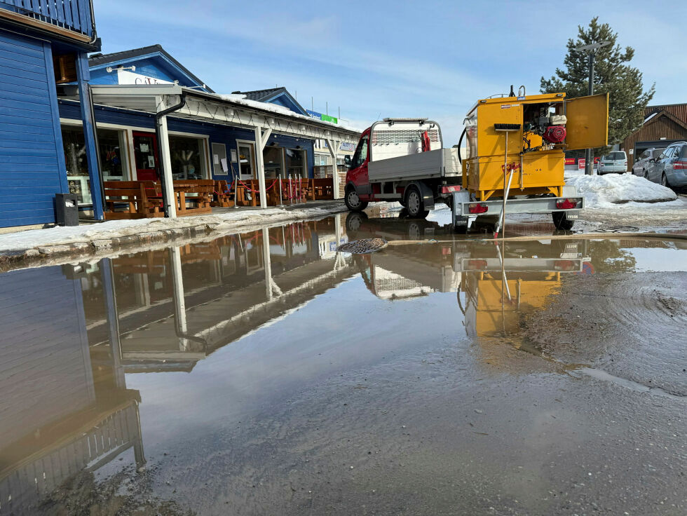 Vær tålmodig om du opplever at det er utfordringer med vann, avløp, skuterløyper, dispensasjoner fra motorferdselloven og annet som berører natur og miljø i Karasjok kommune.
 Foto: Yvette M Stornes