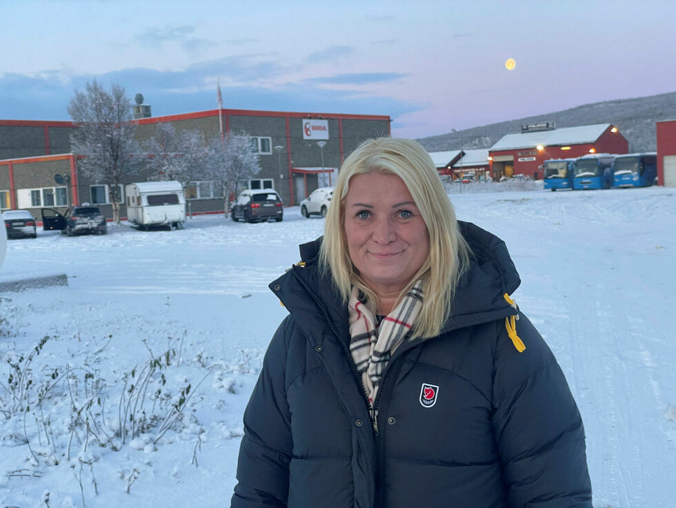 Frivilligleder Mariann Johansen Lindi håper på godt med bidrag til julemat og gaver også i år.
 Foto: Birgitte Wisur Olsen