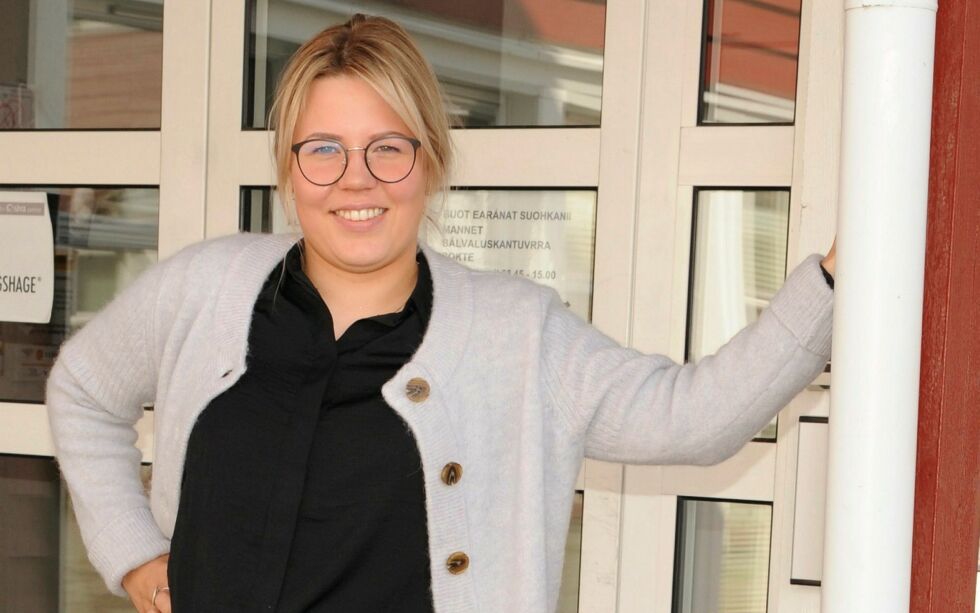 Dag­lig le­der Ann Ca­tha­ri­na Lan­go i Ovd­dos hå­per at nær­ings­mini­ster­en har med seg bi­drag til sam­iske nær­ings­liv, når han kom­mer til Kau­to­kei­no. 
– Vi har sto­re be­hov. Ka­pi­tal og et ap­pa­rat til å ut­vik­le sam­iske nær­ing­er, sier hun. Og de har kon­kret bedt om peng­er til res­surs­sen­te­ret for rein­drif­ta, Nannet.
 Foto: Rita Heitmann