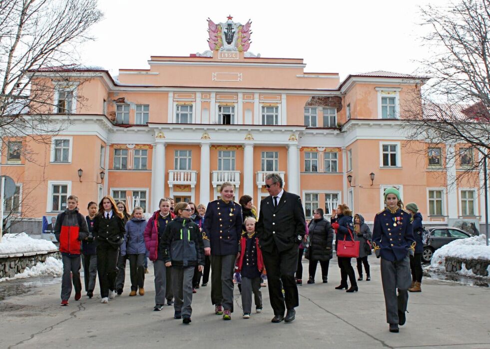 Korpset ble vist rundt i Severomorsk.
 Foto: Privat