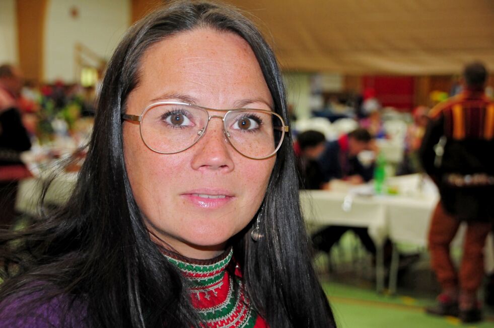 Landsmøtet til NRL gir leder Ellinor Jåma i oppdrag å forsøke å få en total gjennomgang av den dysfunksjonelle reindriftsloven.
 Foto: Stein T Svala