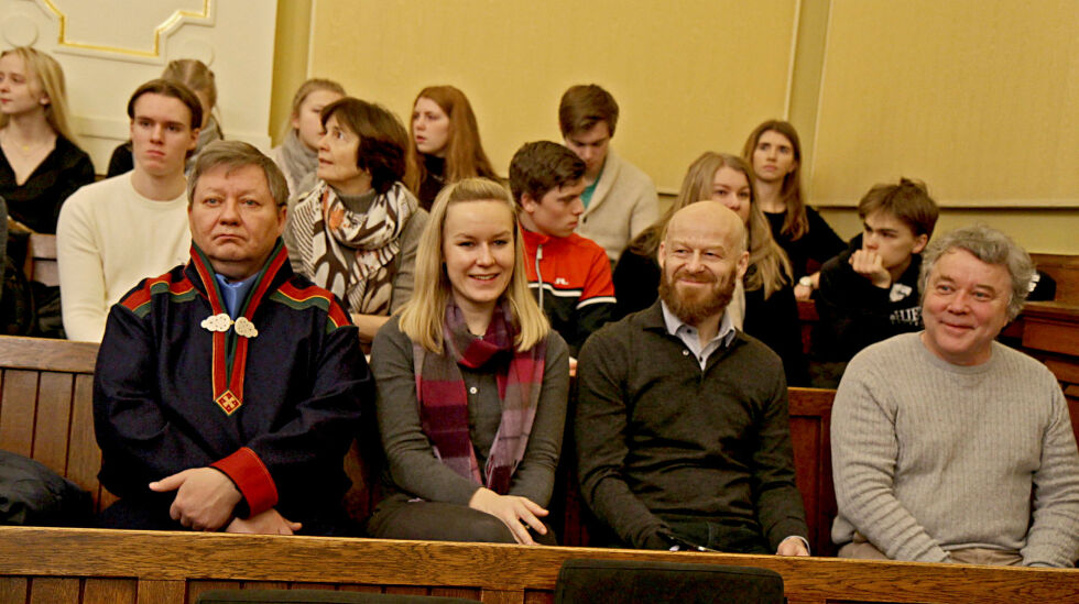 Tidligere FeFo-direktør Jan Olli (fra venstre) hadde med seg sine ansatte Christina Dahr, Håvard Aagesen og Erik Sundland på tilhørerbenken da Høyesterett behandlet Karasjok-saken.
 Foto: Torbjørn Ittelin