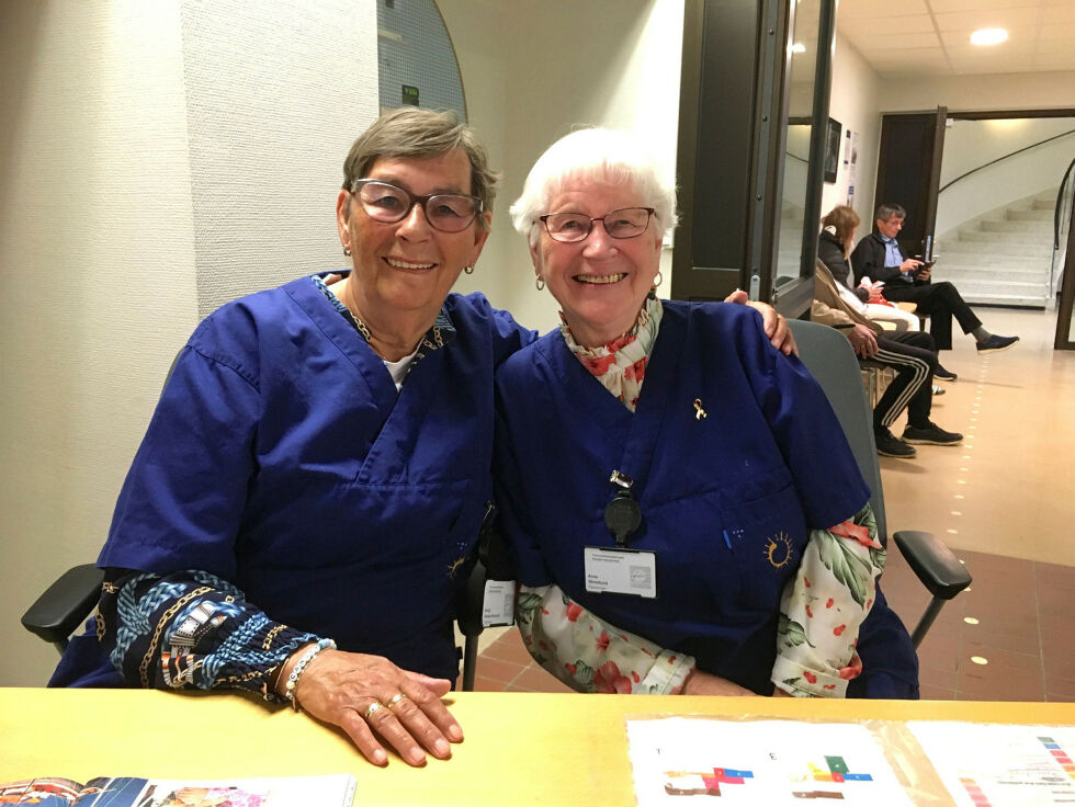 Pasientvertene Margit Rønqvist (til venstre) og Anne Skredlund gikk ut i ferie nylig, men gleder seg stort til å starte opp igjen til høsten.
 Foto: Sonja E. Andersen