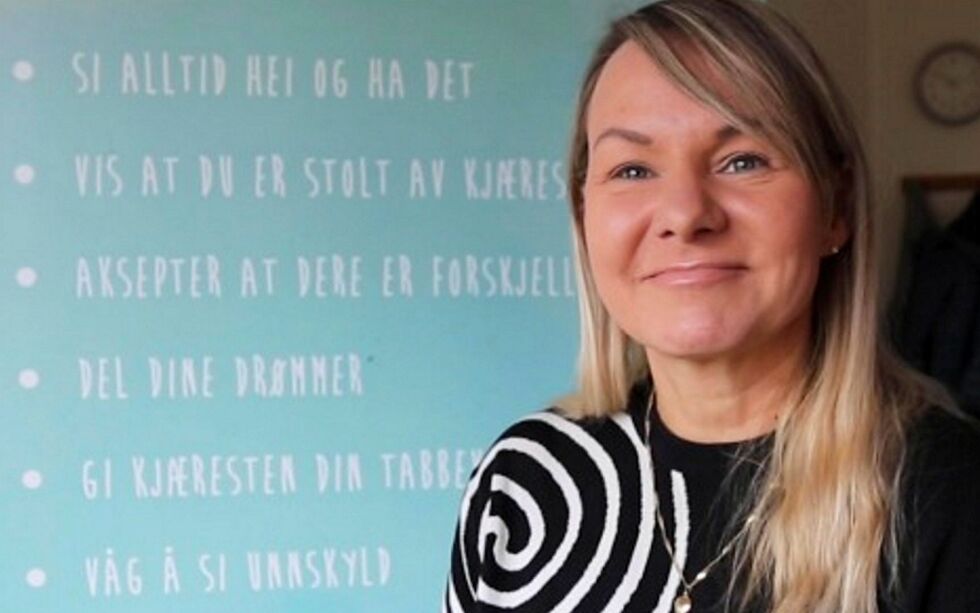 May Helen Schanche leder for RESAK (Regionalt Samisk Kompetansesenter) i Karasjok. Nå har hun også blitt prosjektleder for etableringen av NASAK (Nasjonalt Samisk Kompetansesenter). Schanche er opptatt av å øke tilliten til det offentlige tjenestetilbudet i den samiske befolkningen. Dette skal gjøres ved å sikre et bedre om mer likeverdig tjenestetilbud, hvor kompetanse innenfor samisk språk og kultur vil bli vektlagt.
 Foto: Bufetat