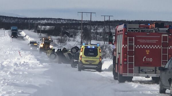Ung kvinne skadd i trafikkulykke