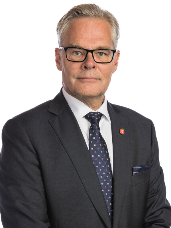 Folk flest taper på alle fronter