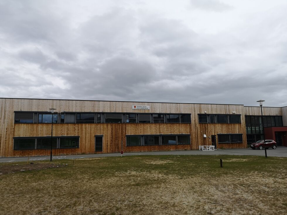 Fylkesmannen gjennomfører intervjuer av elever, lærere og andre voksne ved Tanabru skole 2. og 3. september.
 Foto: Erik Brenli