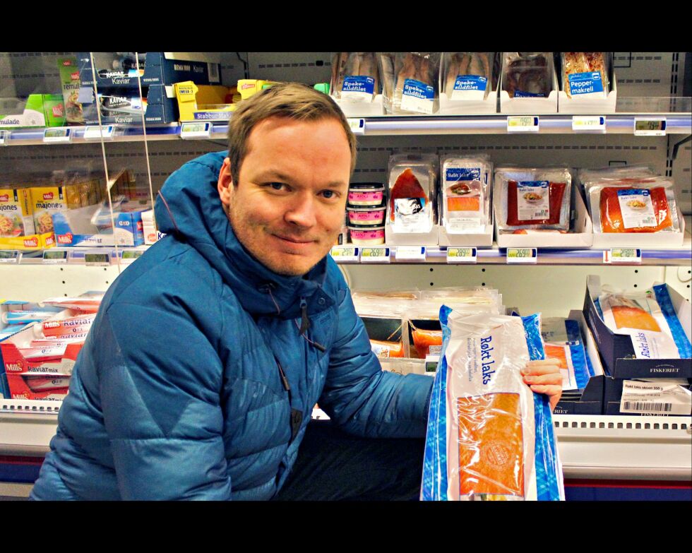 Ordfører Johan Vasara håper at det en dag skal finnes laks fra Kautokeino i butikkhyllene.
 Foto:  Nils Martin Kristensen
