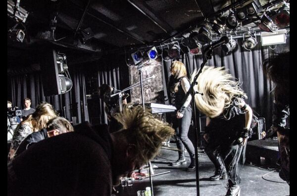 Sárá Márjá fra Manndalen gir Europa metal-sjokk